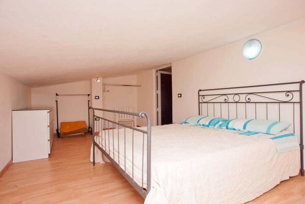 Loft Mansardato Con Giardino E Piscina In Villa Privata Loft With Garden And Swimming Pool In A Private Villa Sestu Kültér fotó