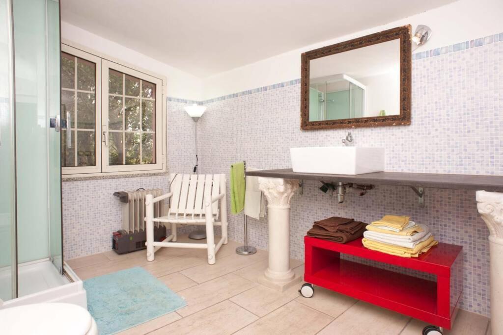 Loft Mansardato Con Giardino E Piscina In Villa Privata Loft With Garden And Swimming Pool In A Private Villa Sestu Kültér fotó